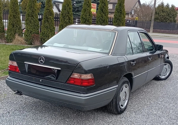 Mercedes-Benz Klasa E cena 27900 przebieg: 196000, rok produkcji 1994 z Lubartów małe 352